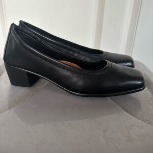 Pupilo Black Women's Comfort Heels